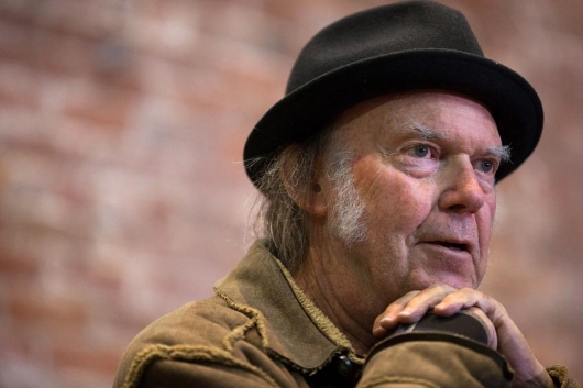 NEIL YOUNG NEIL YOUNG