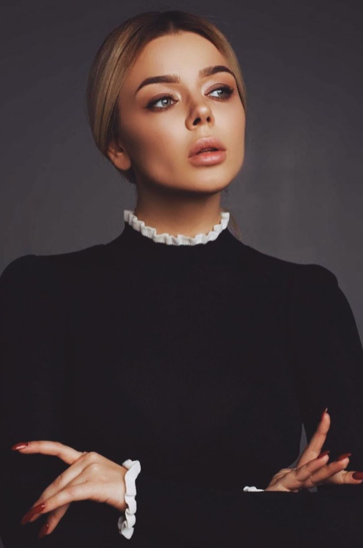 GROSU / Алина Гросу GROSU / Алина Гросу