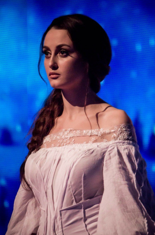 Алина Япаши Алина Япаши
