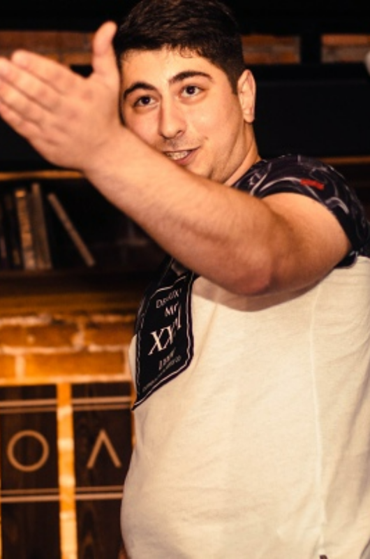 Искандер Гусейнов