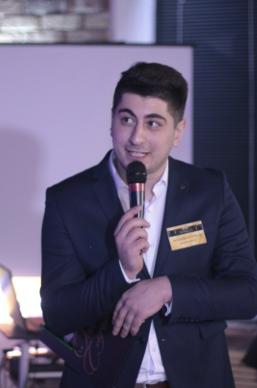 Искандер Гусейнов