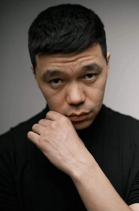 Данияр Алшинов