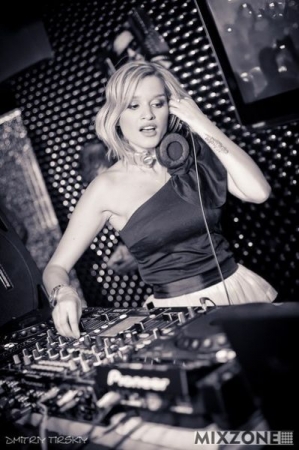 DJ Ksenia Borodina