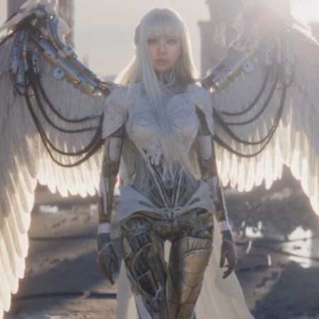 Певица Лиса стала киберпанк-ангелом для Anyma