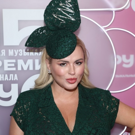 Анна Семенович получила травму на «Радио Шансон»